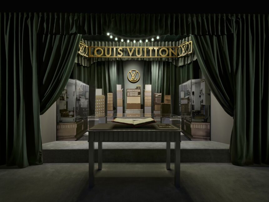 1758748406-exposition_louis-vuitton-art-deco-2025-861×647